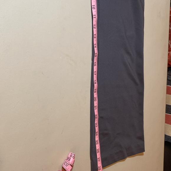 In motion of New York and company athlete pants. - Picture 6 of 8